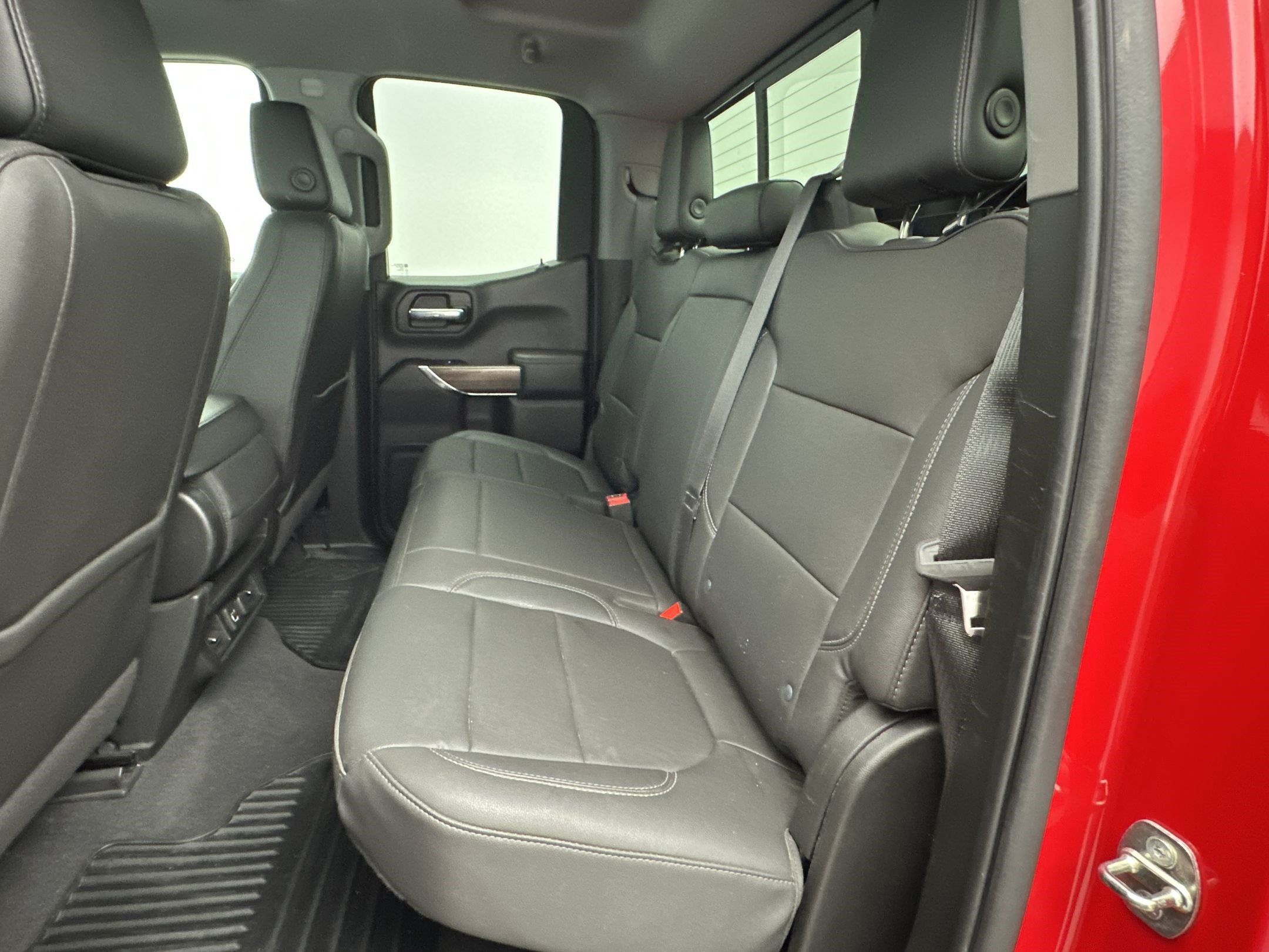 Used 2022 Chevrolet Silverado 1500 LT w/ Z71 Off-Road Package AWD/4WD image 15