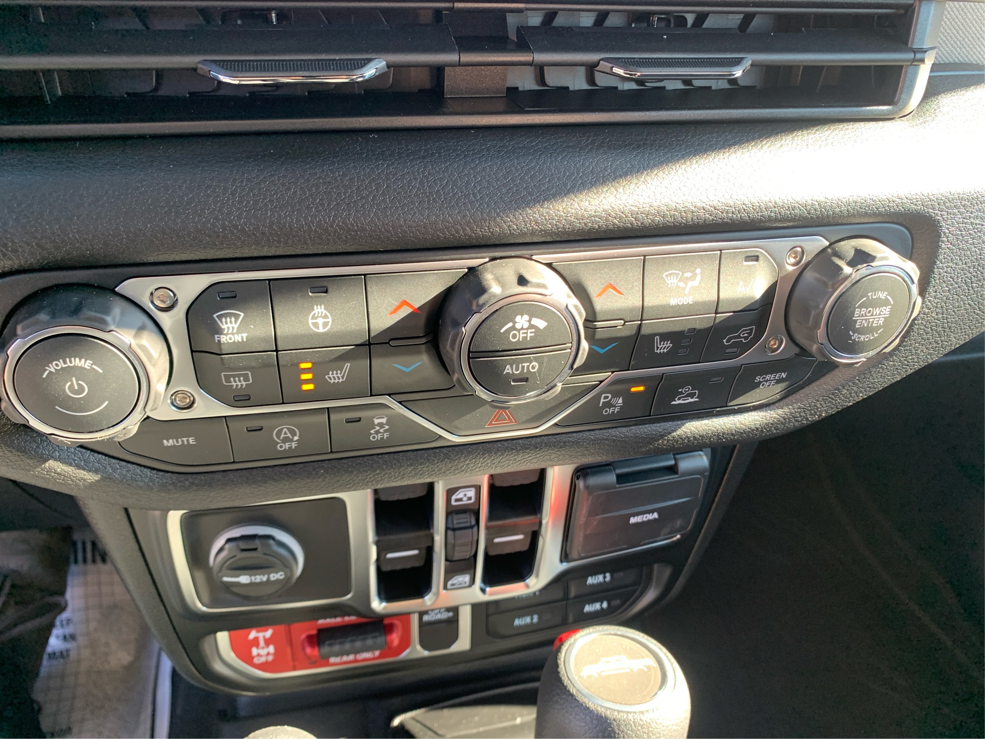 New 2026 Jeep Gladiator Sport AWD/4WD image 25