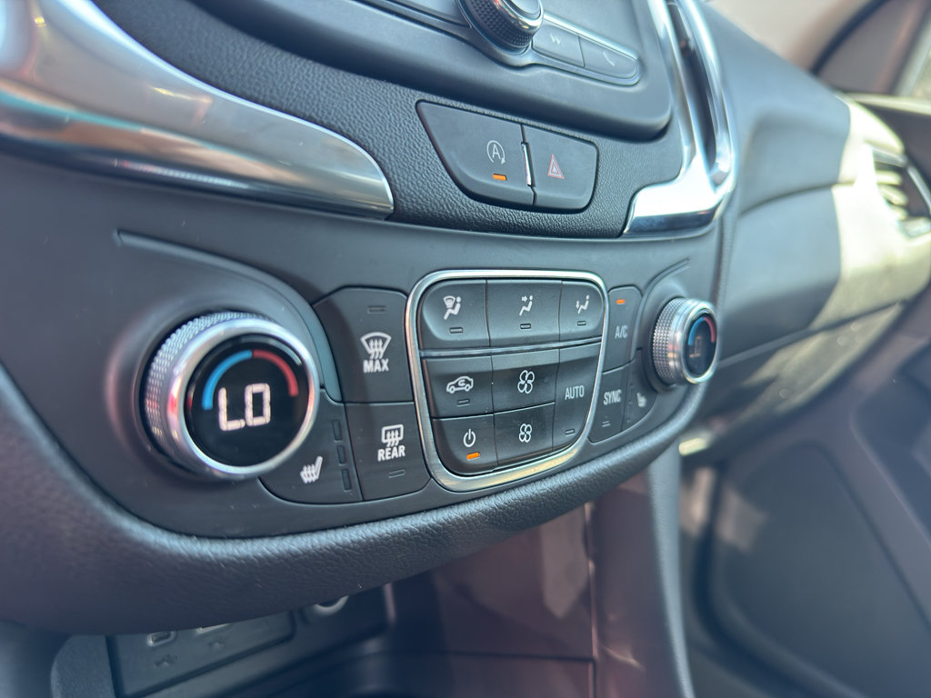 Used 2024 Chevrolet Equinox LT AWD/4WD image 16