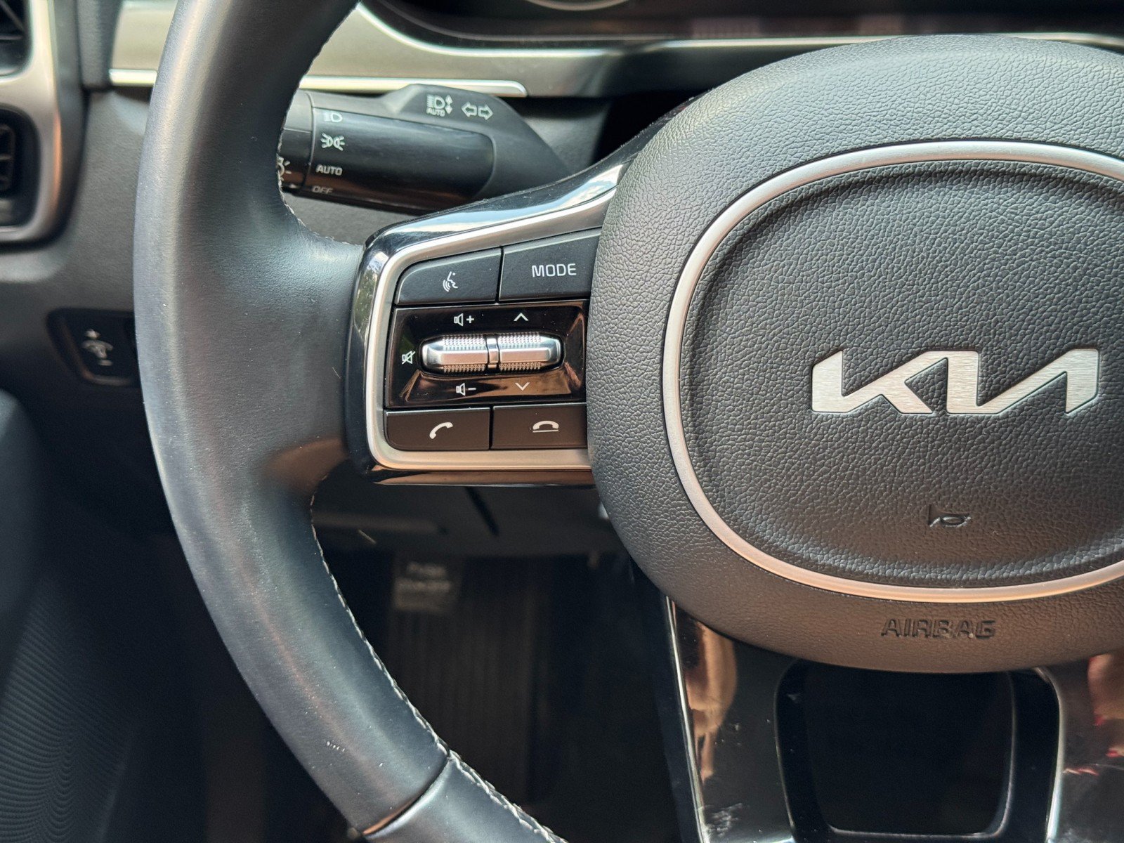 Used 2022 Kia Sorento S FWD image 19