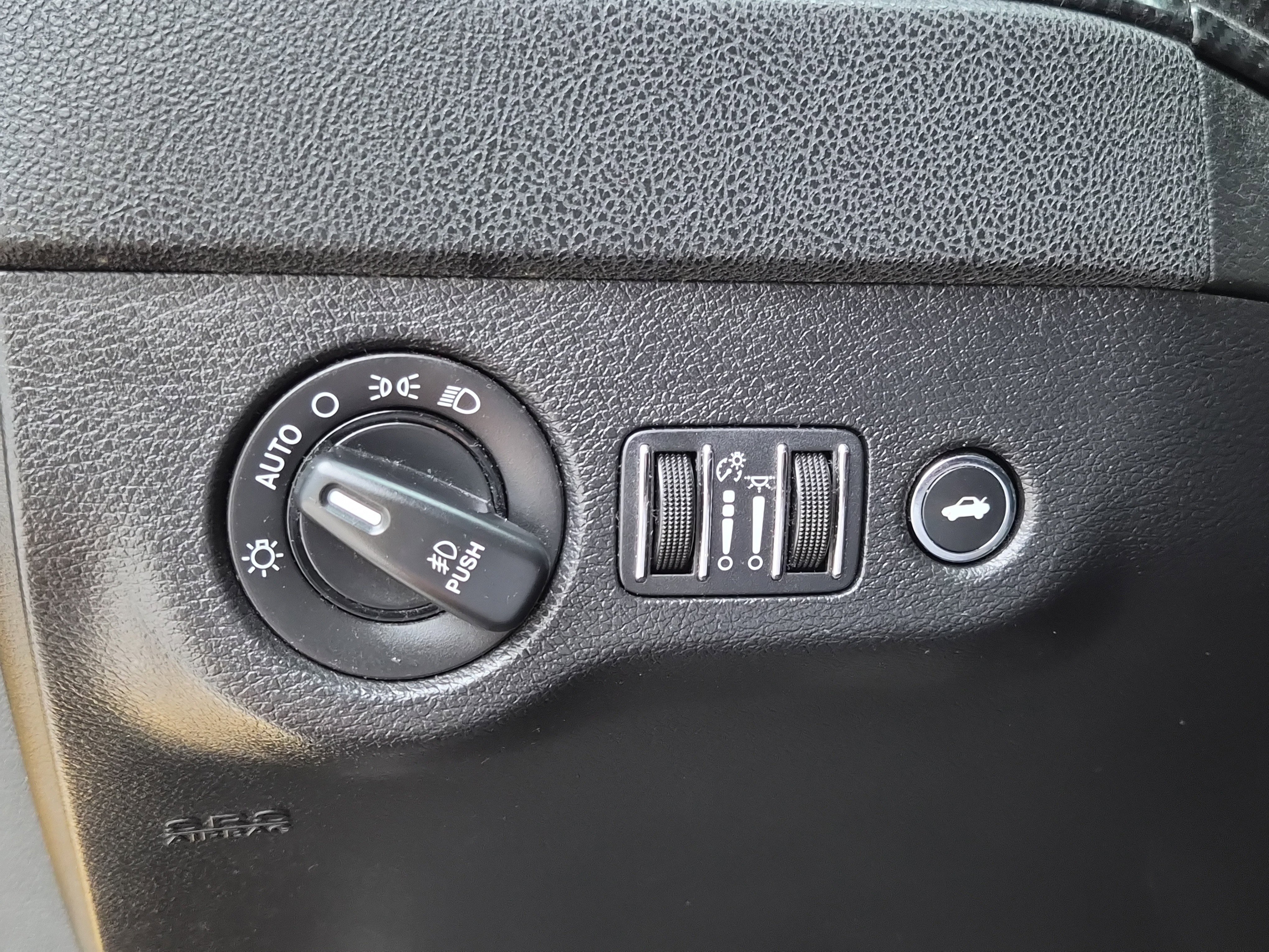 Used 2017 Dodge Charger R/T image 25