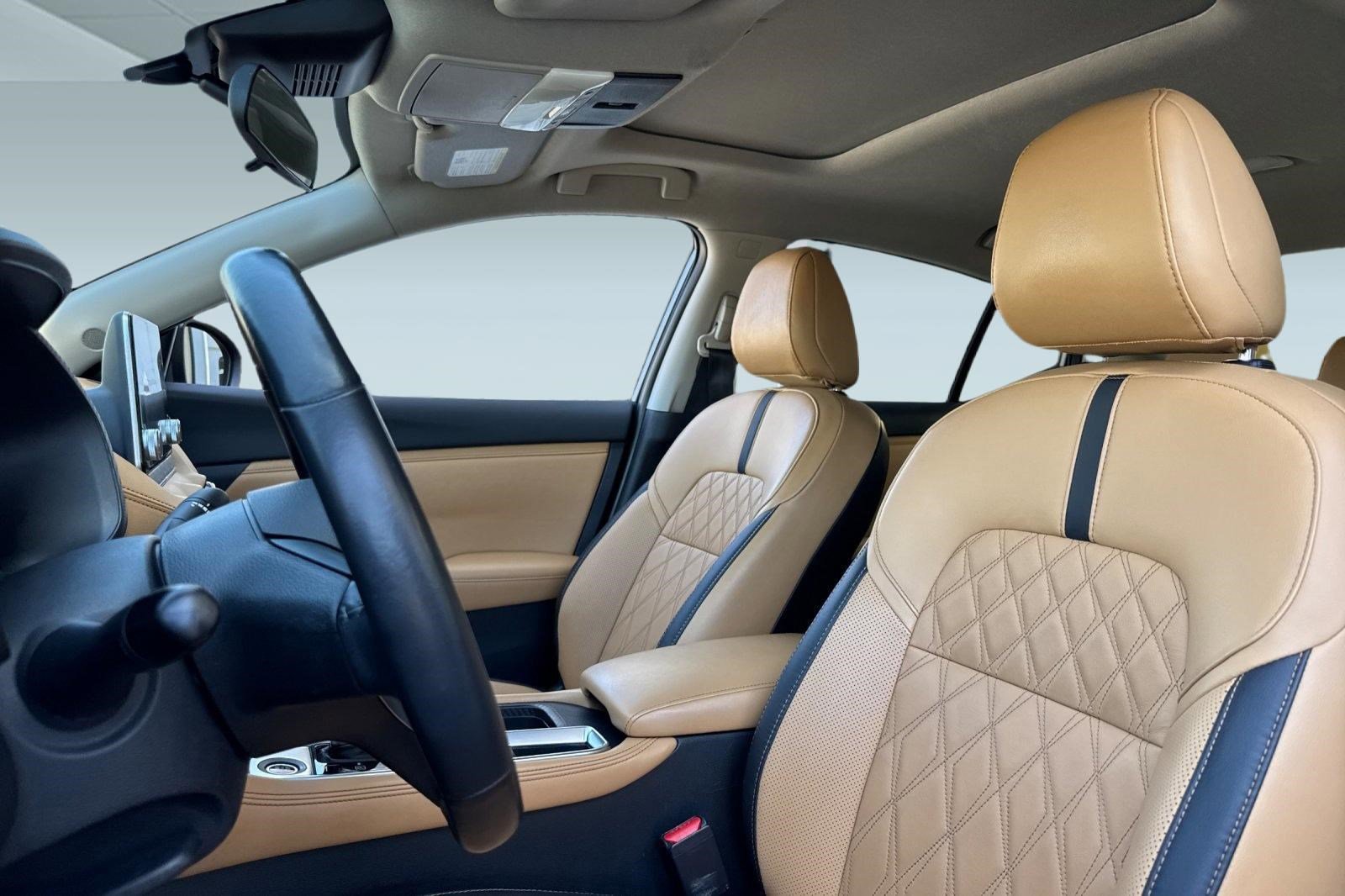 Used 2022 Nissan Sentra SV w/ SV Premium Package FWD image 21