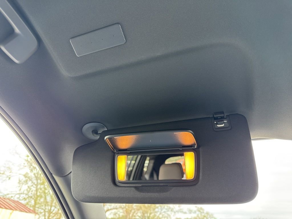 New 2026 Chevrolet Traverse LT w/ LPO, Floor Liner Package image 32