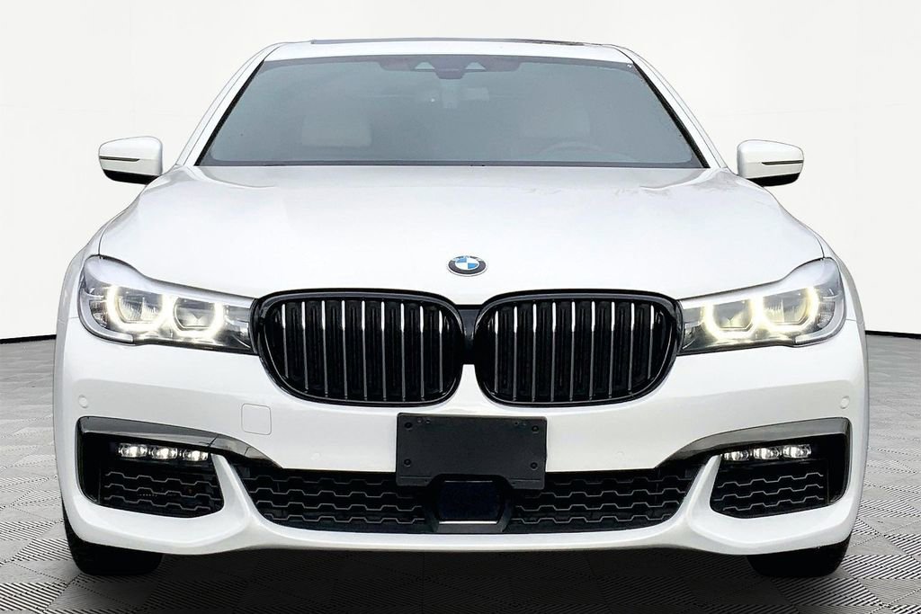 Used 2019 BMW 740i w/ Executive Package image 2