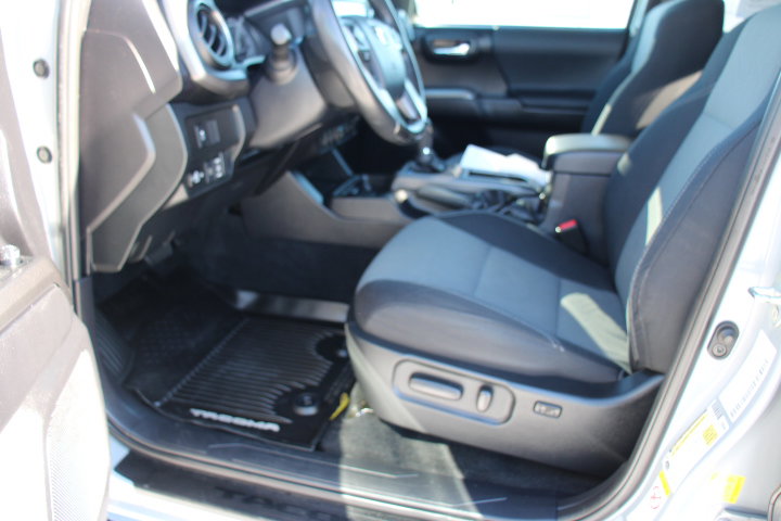 Used 2020 Toyota Tacoma TRD Off-Road image 13