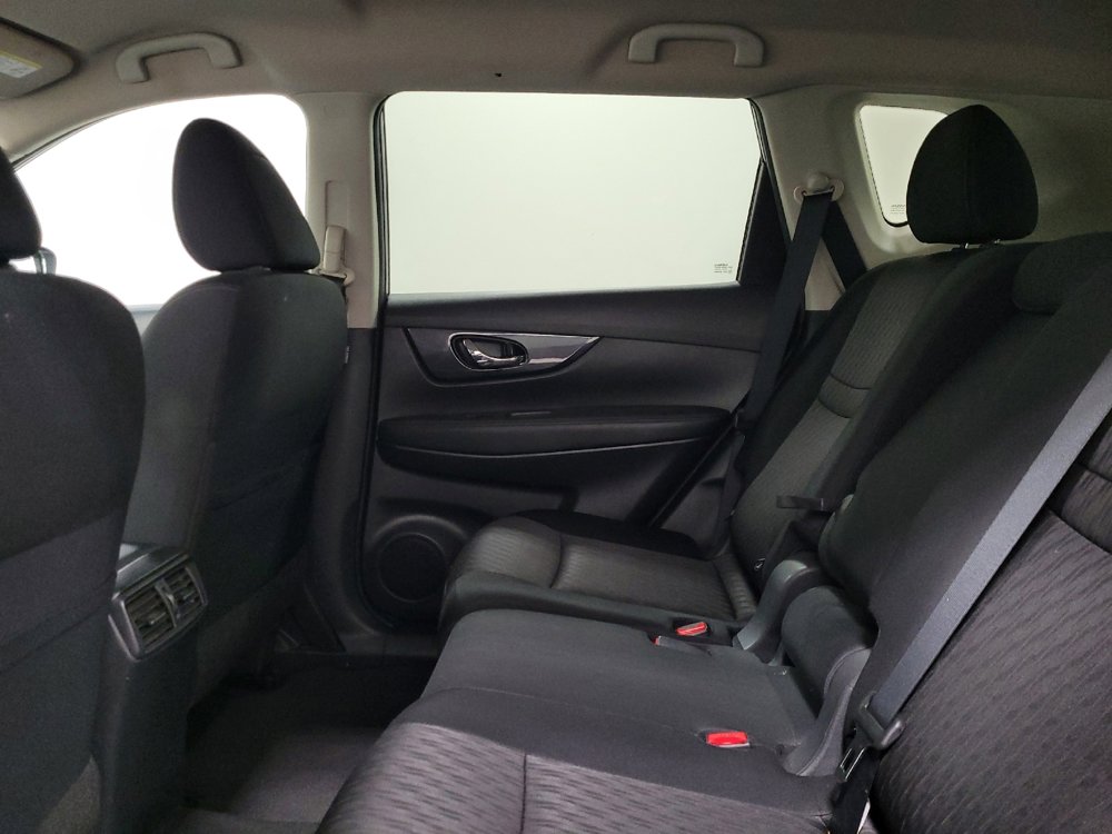 Used 2018 Nissan Rogue SV w/ Premium Package image 18