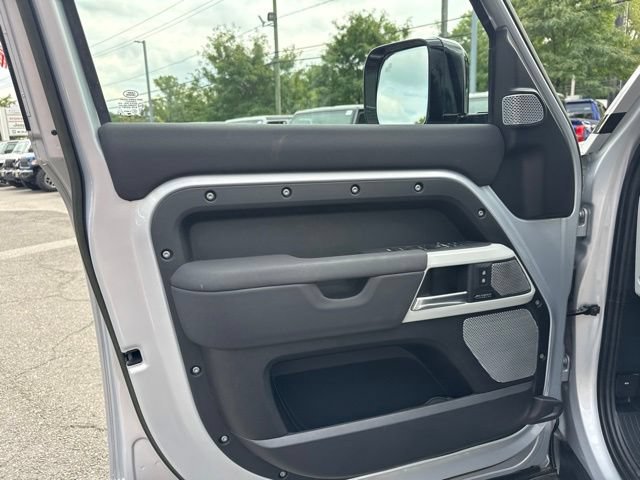 Used 2023 Land Rover Defender 130 SE AWD/4WD image 36