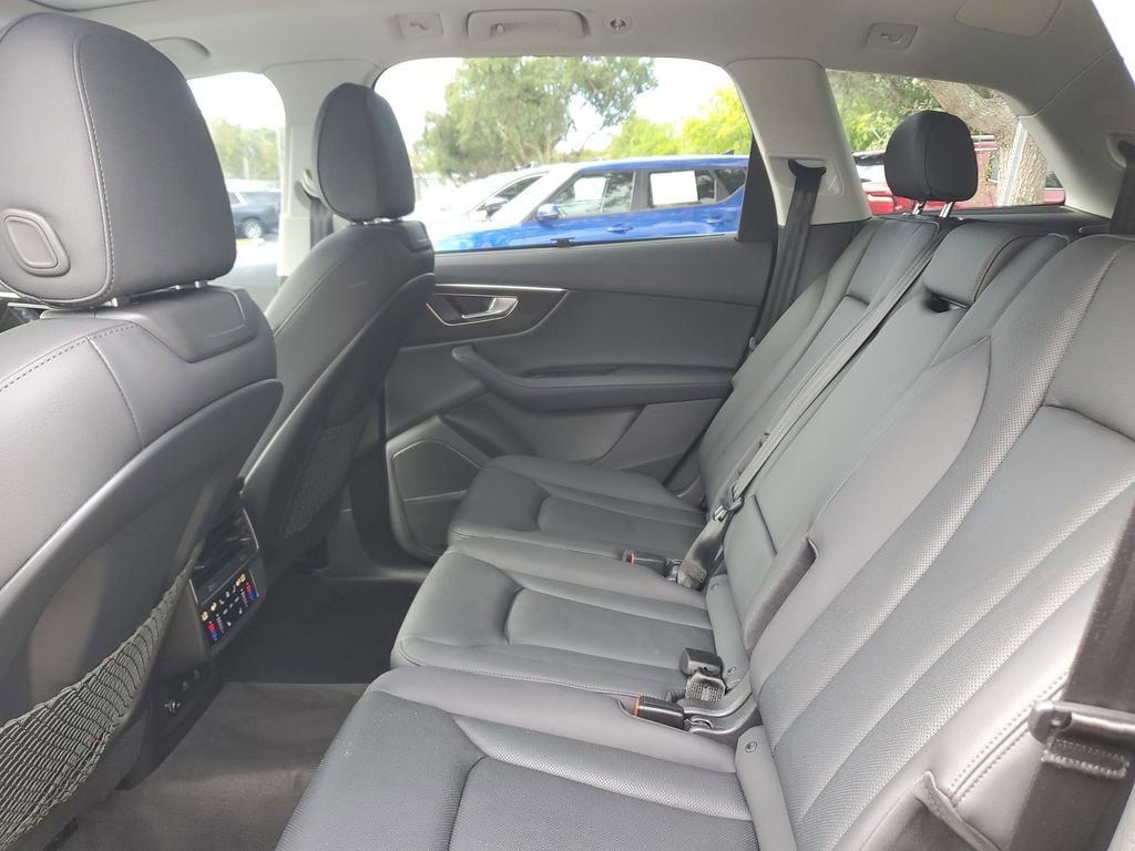 Used 2023 Audi Q7 3.0T Prestige image 14