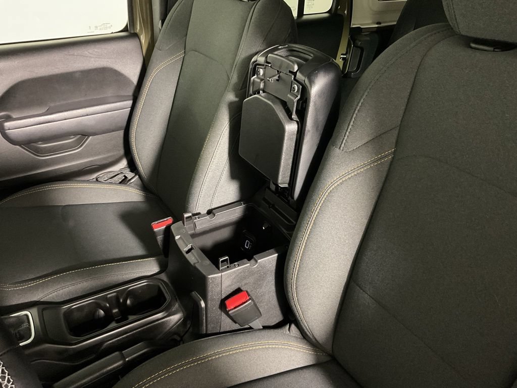 Used 2025 Jeep Wrangler Unlimited Sport AWD/4WD image 30