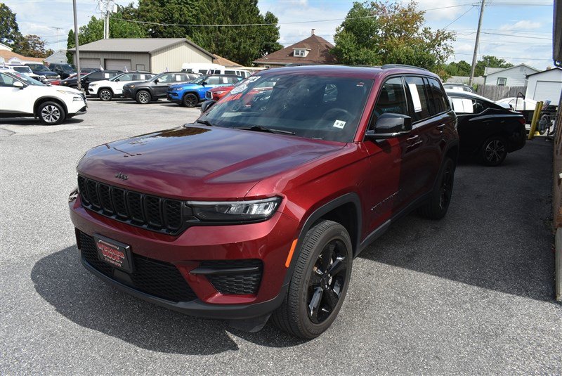Used 2023 Jeep Grand Cherokee Altitude