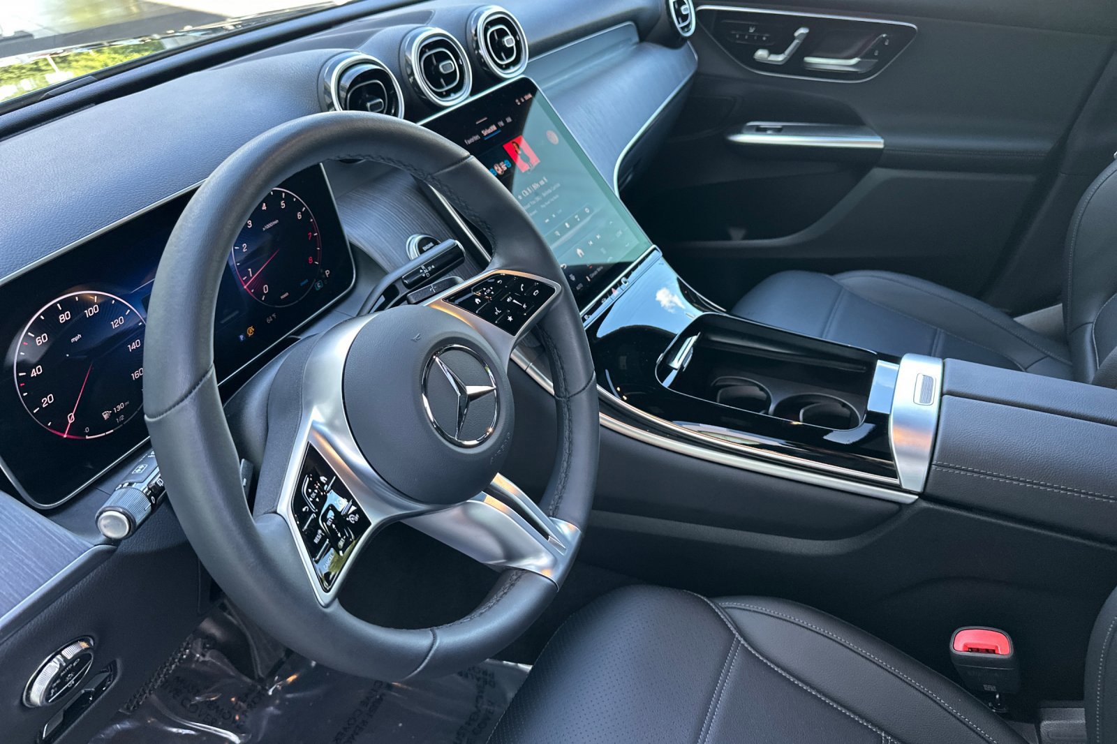 Certified 2025 Mercedes-Benz GLC 300 4MATIC image 10