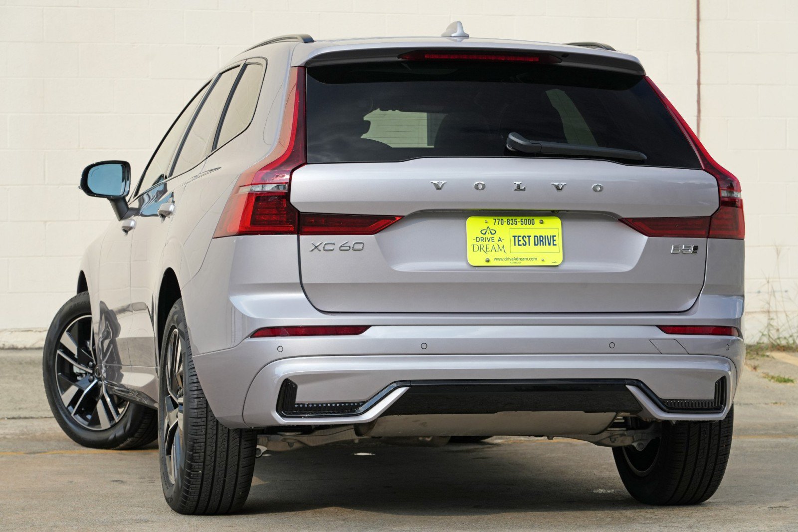 Used 2026 Volvo XC60 B5 Core w/ Climate Package AWD/4WD image 6