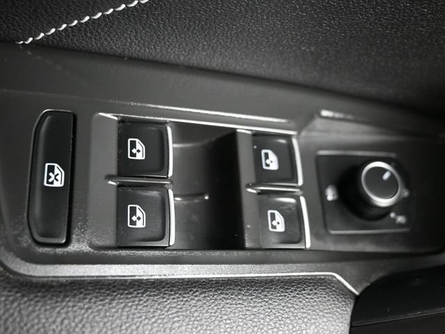 Used 2022 Volkswagen Tiguan SE FWD image 29
