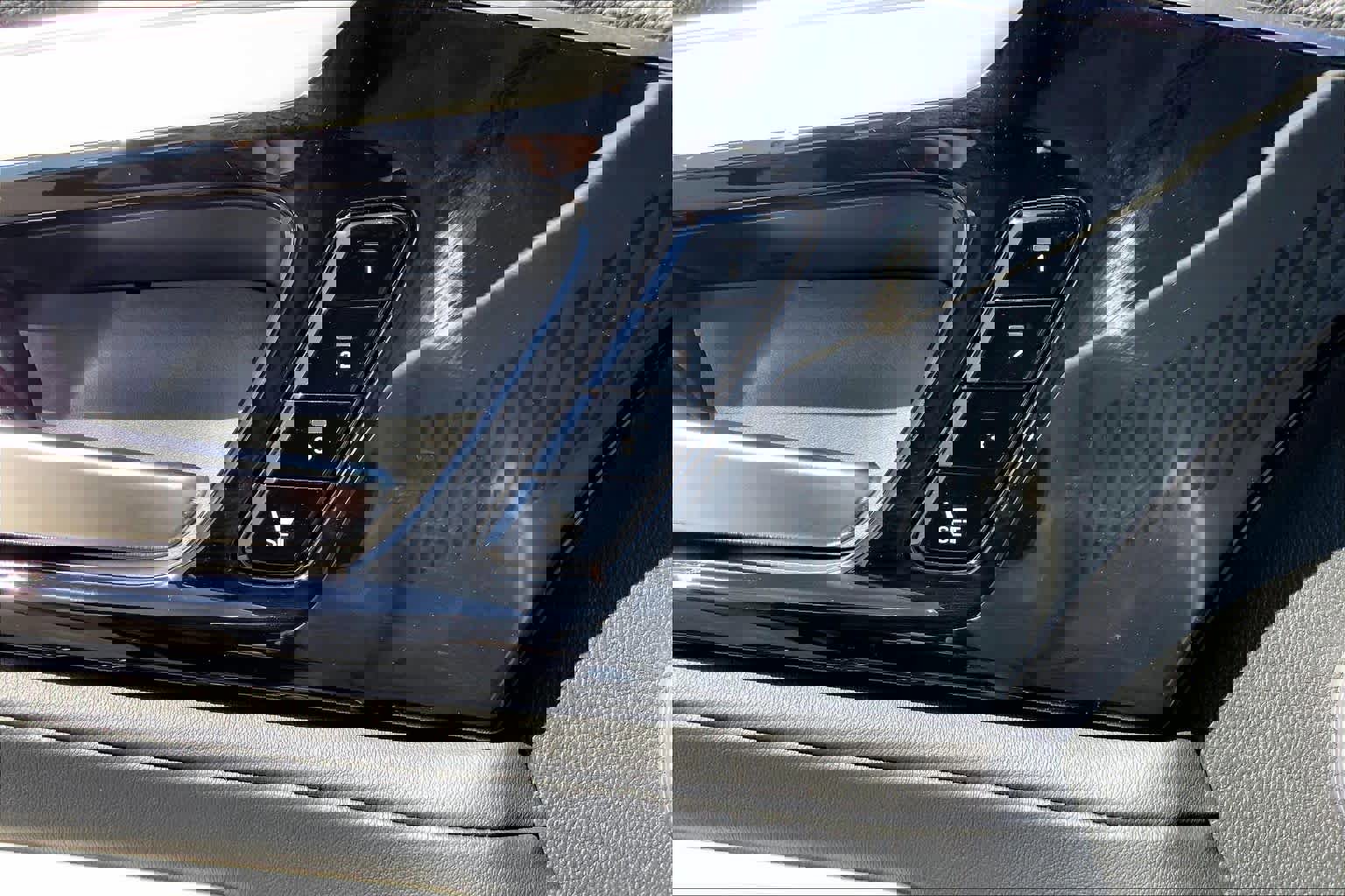 Certified 2024 Acura MDX w/Technology Package image 32