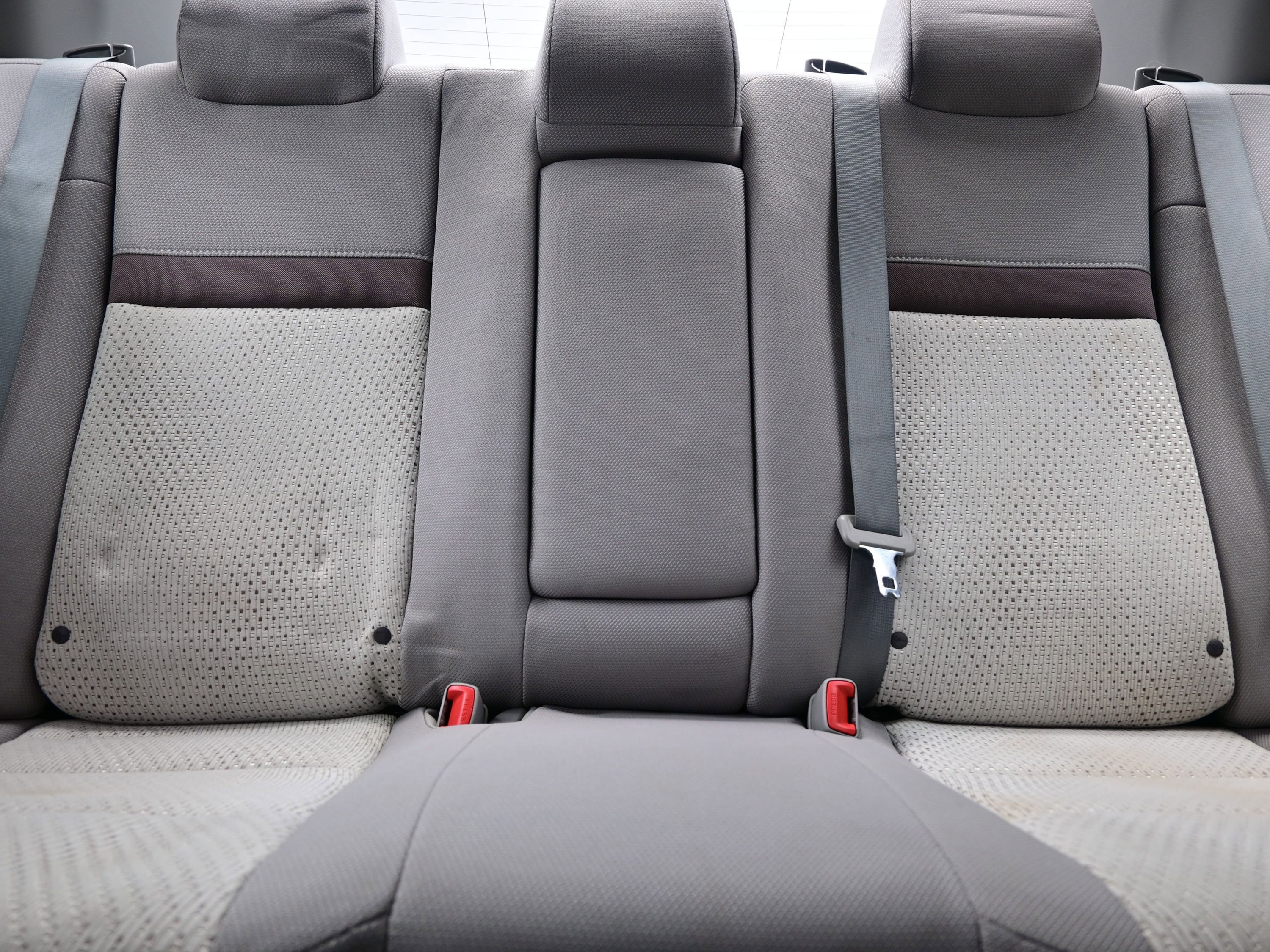 Used 2013 Toyota Camry LE image 16