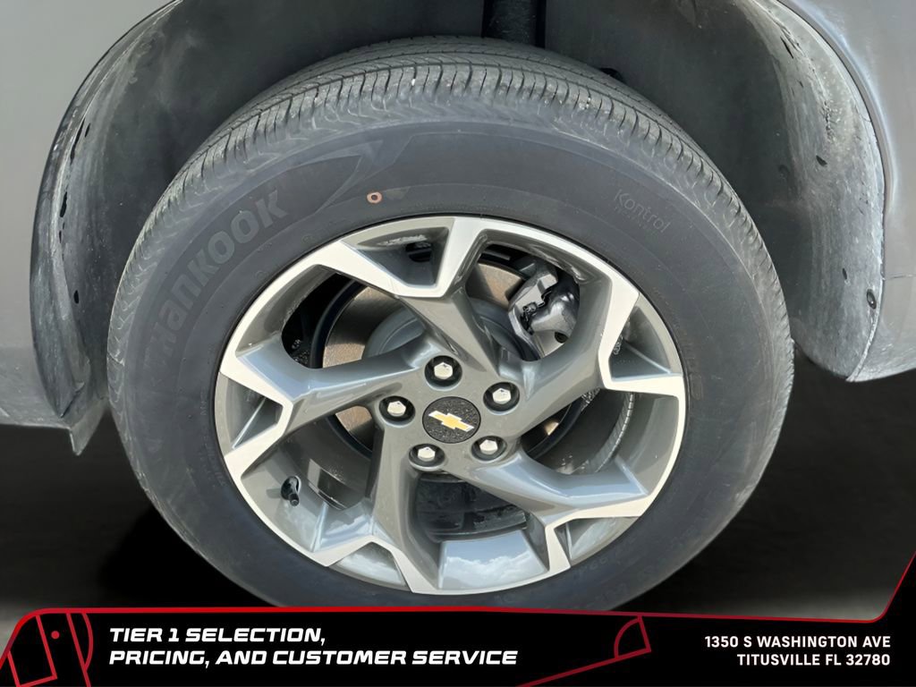 Used 2025 Chevrolet Trax LT w/ LT Convenience Package FWD image 32
