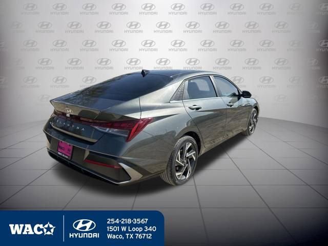 Used 2025 Hyundai Elantra SEL image 11