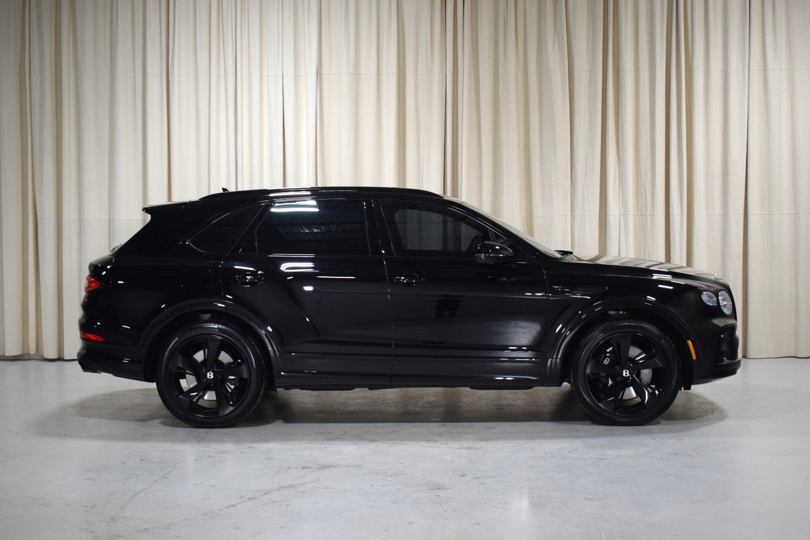 Used 2023 Bentley Bentayga image 5