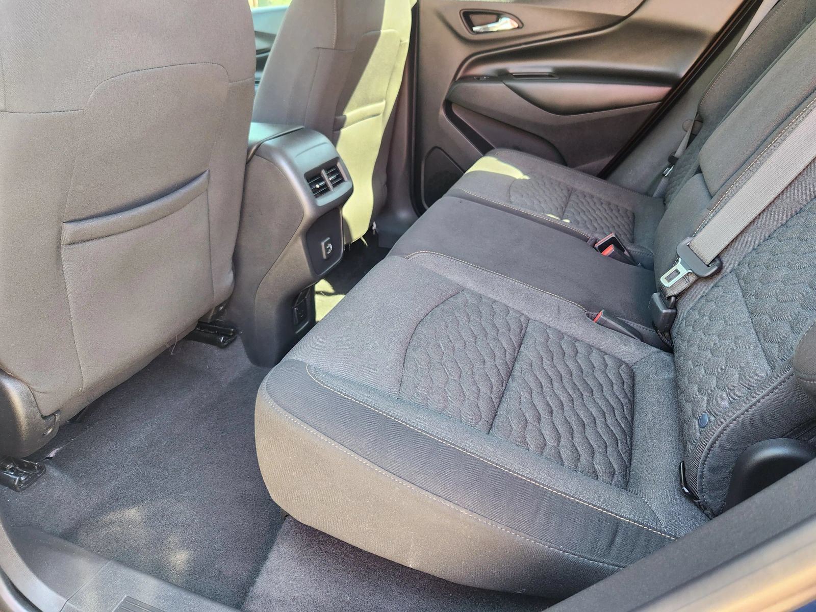 Used 2019 Chevrolet Equinox LT w/ Sun & Navigation Package AWD/4WD image 10