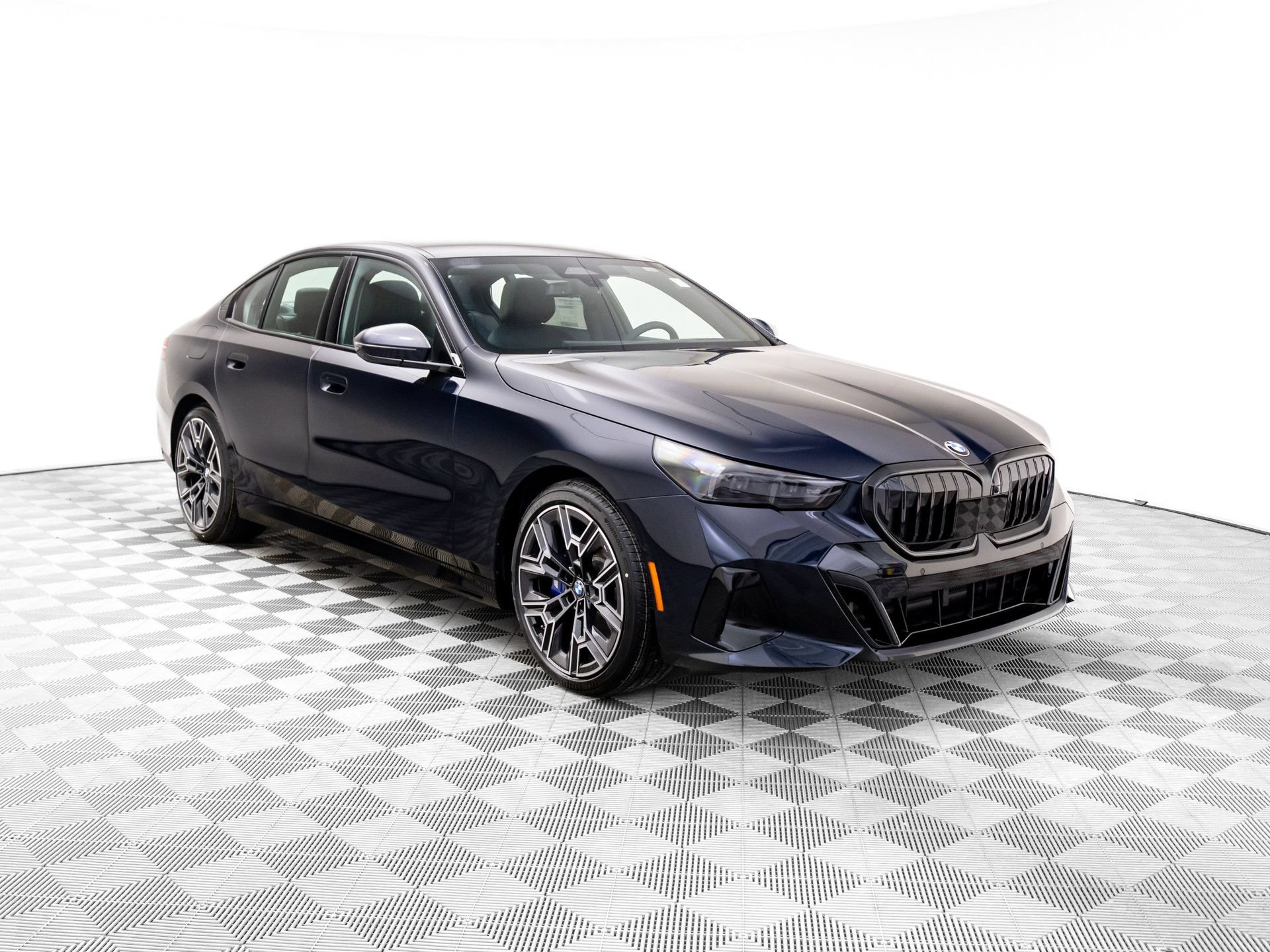 Certified 2026 BMW 530i xDrive w/ M Sport Package AWD/4WD image 8
