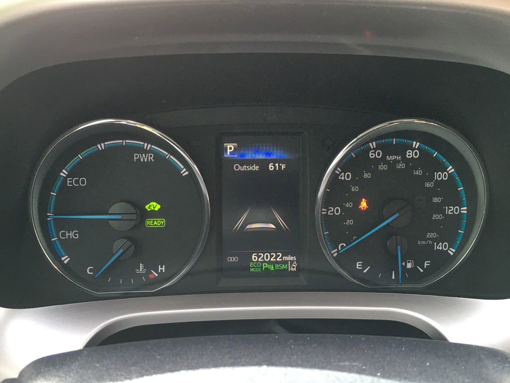 Used 2018 Toyota RAV4 Limited AWD/4WD image 2