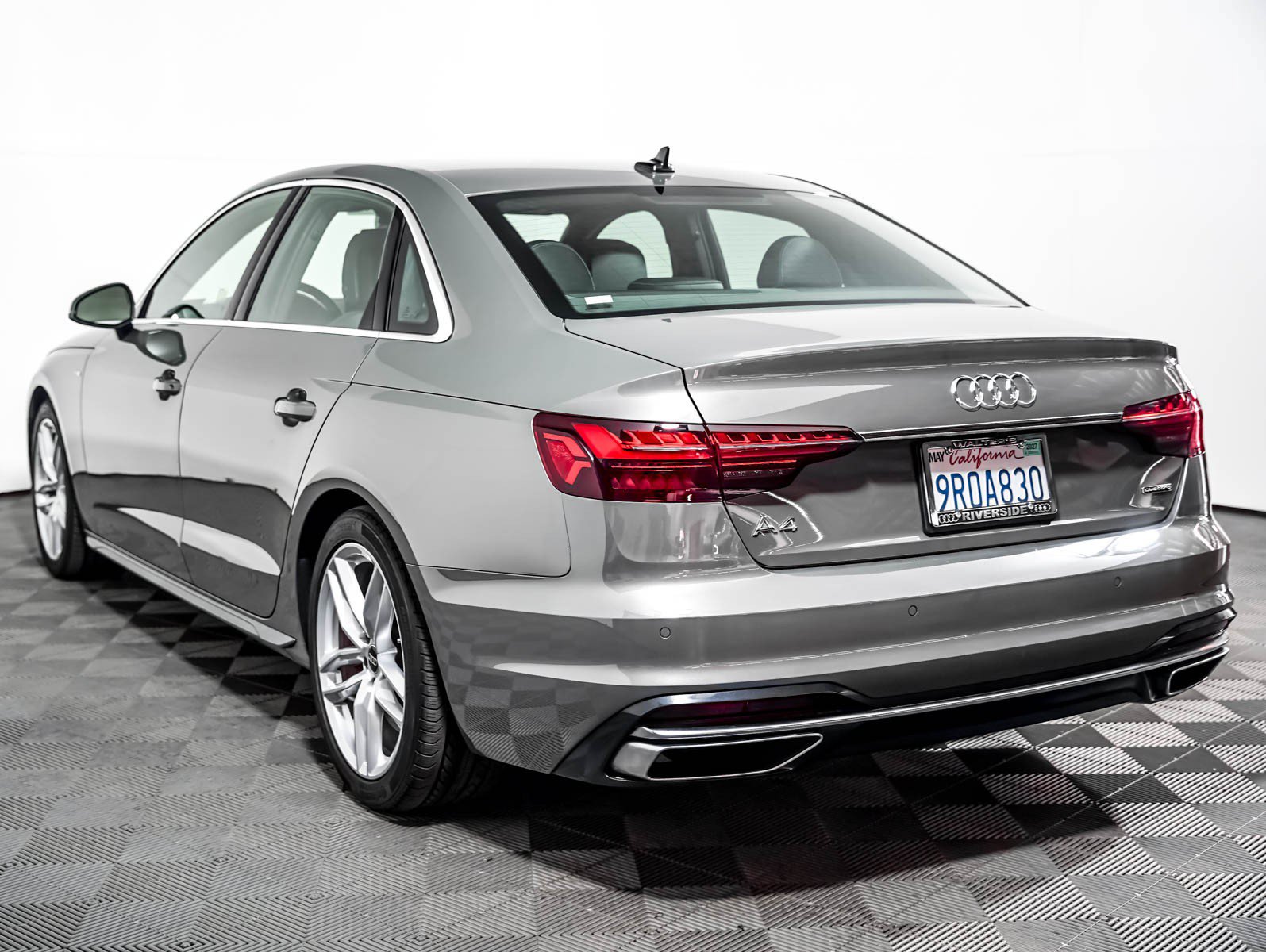 Used 2024 Audi A4 2.0T Premium w/ Convenience Package AWD/4WD image 2