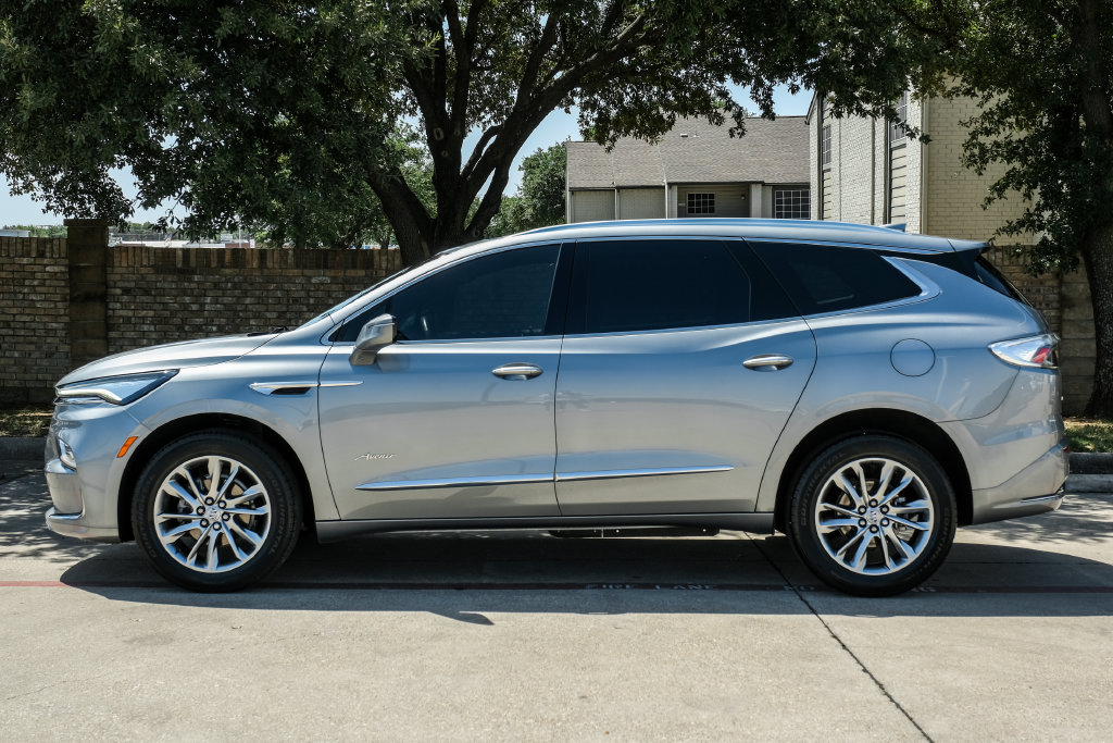Used 2024 Buick Enclave Avenir w/ Avenir Technology Package FWD image 21