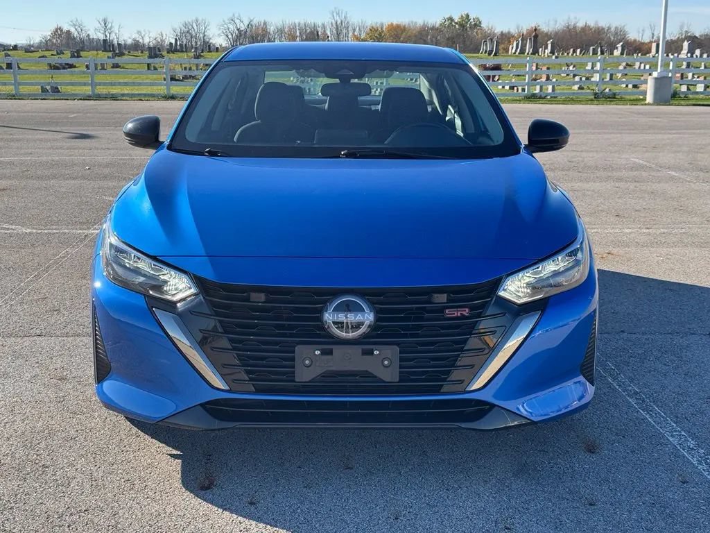 Used 2025 Nissan Sentra SR FWD image 2
