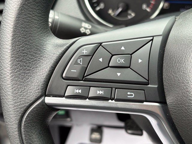Used 2018 Nissan Rogue S AWD/4WD image 16