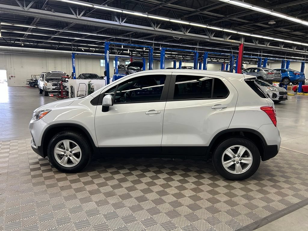 Used 2021 Chevrolet Trax LS w/ Tint and Cruise Package FWD image 6