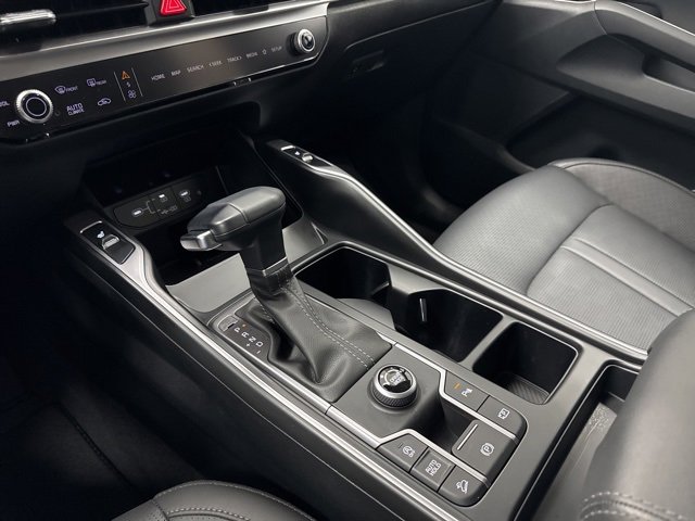 Used 2025 Kia Sorento S image 23