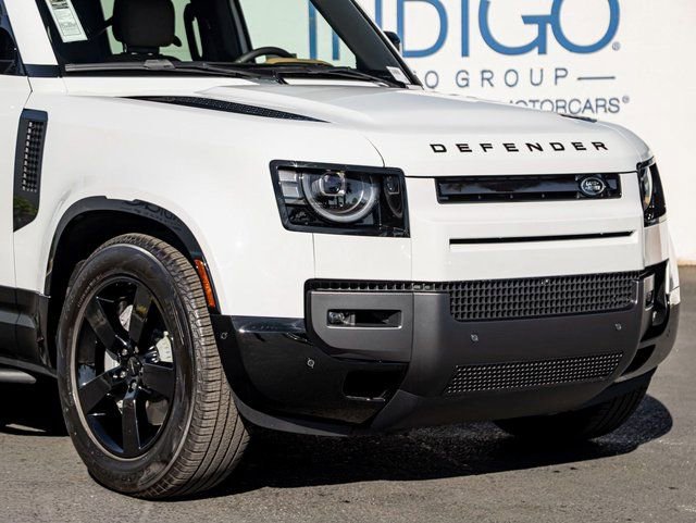 New 2026 Land Rover Defender 110 X-Dynamic SE image 5