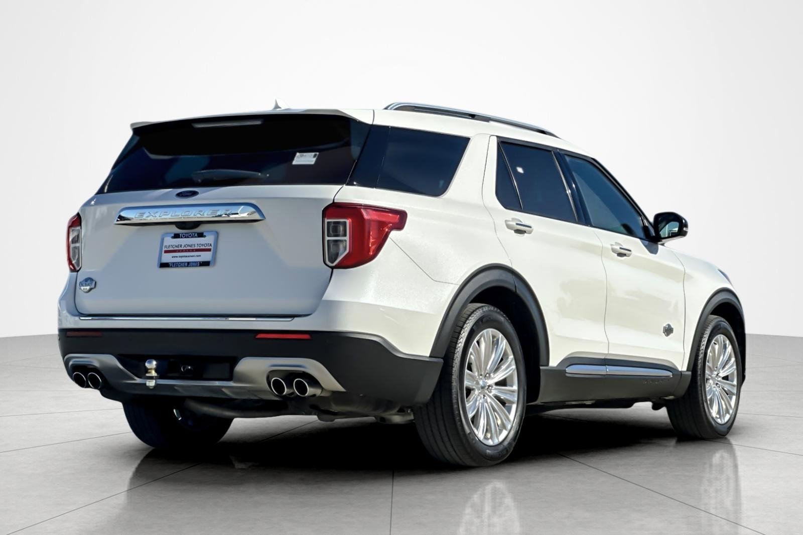 Used 2021 Ford Explorer King Ranch w/ Premium Technology Package image 5