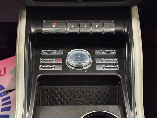 Used 2024 Lincoln Nautilus Reserve AWD/4WD image 18