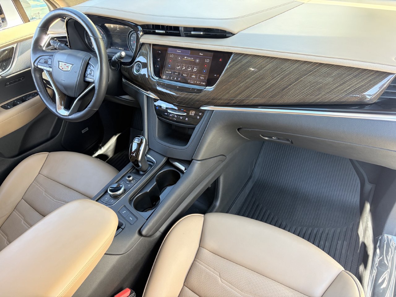 Used 2021 Cadillac XT6 Premium Luxury w/ Platinum Package AWD/4WD image 12