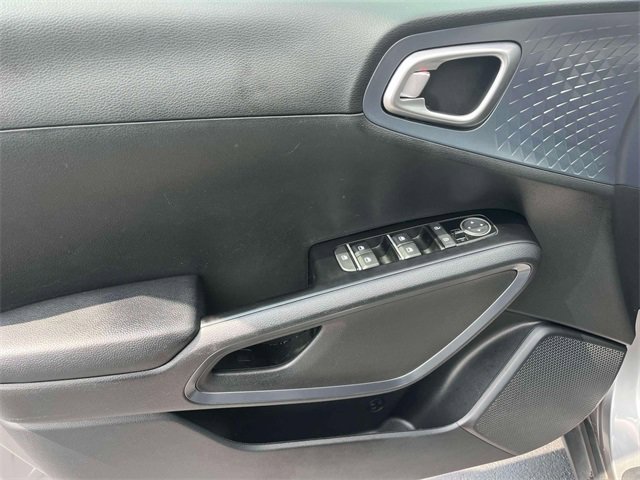 Used 2023 Kia Soul EX image 25