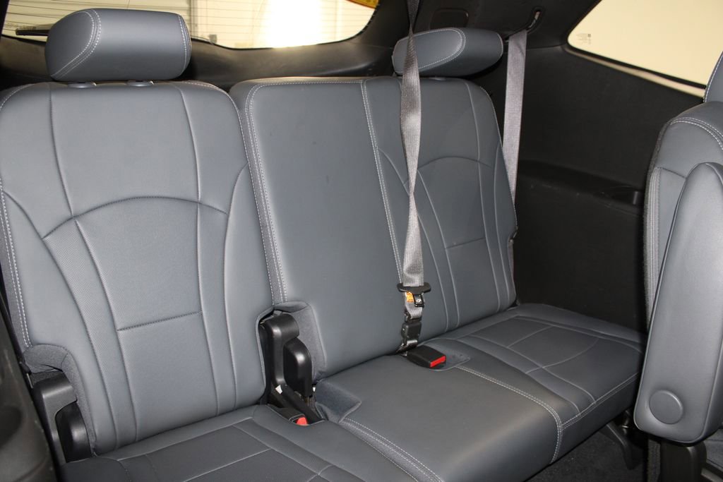 Used 2024 Buick Enclave Premium image 33