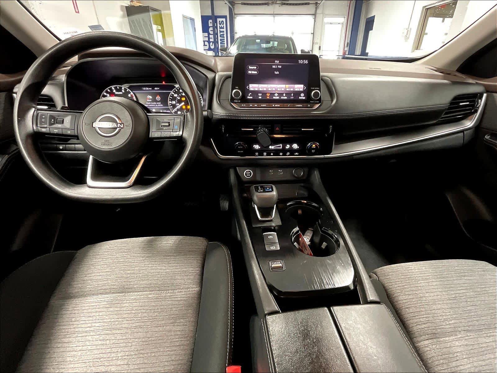 Certified 2022 Nissan Rogue SV image 21