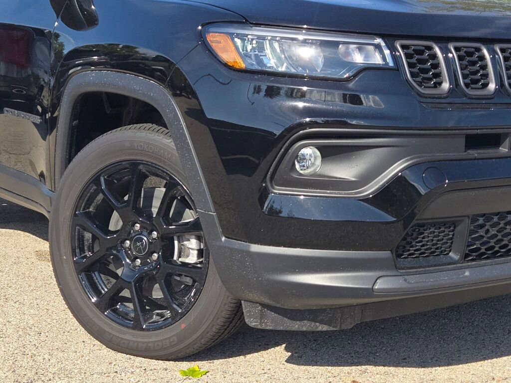 New 2026 Jeep Compass Latitude w/ Sun and Sound Group image 3