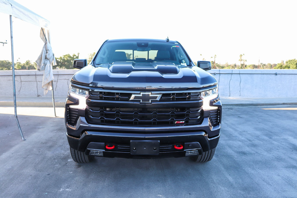 Used 2024 Chevrolet Silverado 1500 LT Trail Boss w/ Convenience Package II AWD/4WD image 3