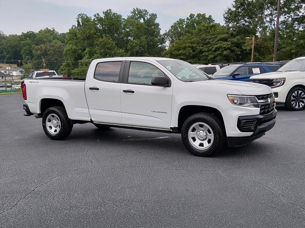 Used 2022 Chevrolet Colorado W/T AWD/4WD image 2
