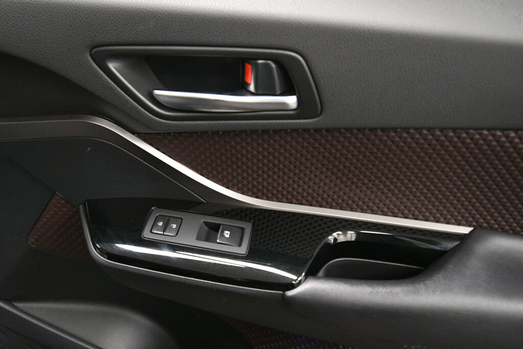 Used 2019 Toyota C-HR Limited image 27