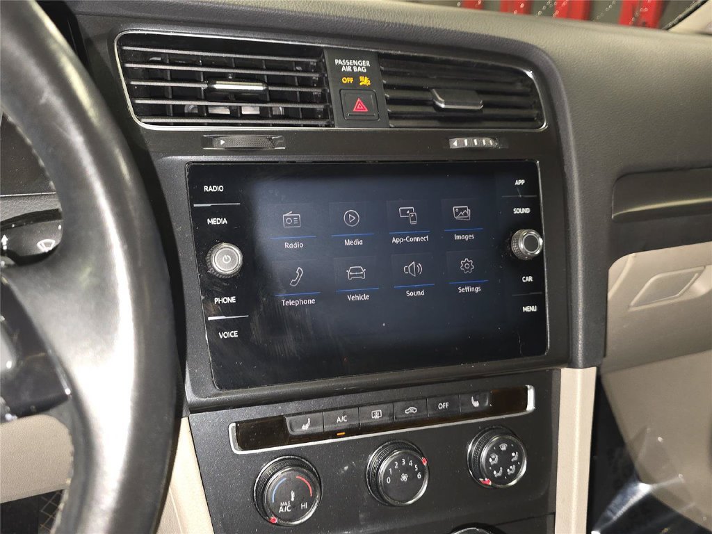 Used 2018 Volkswagen Golf SE FWD image 17