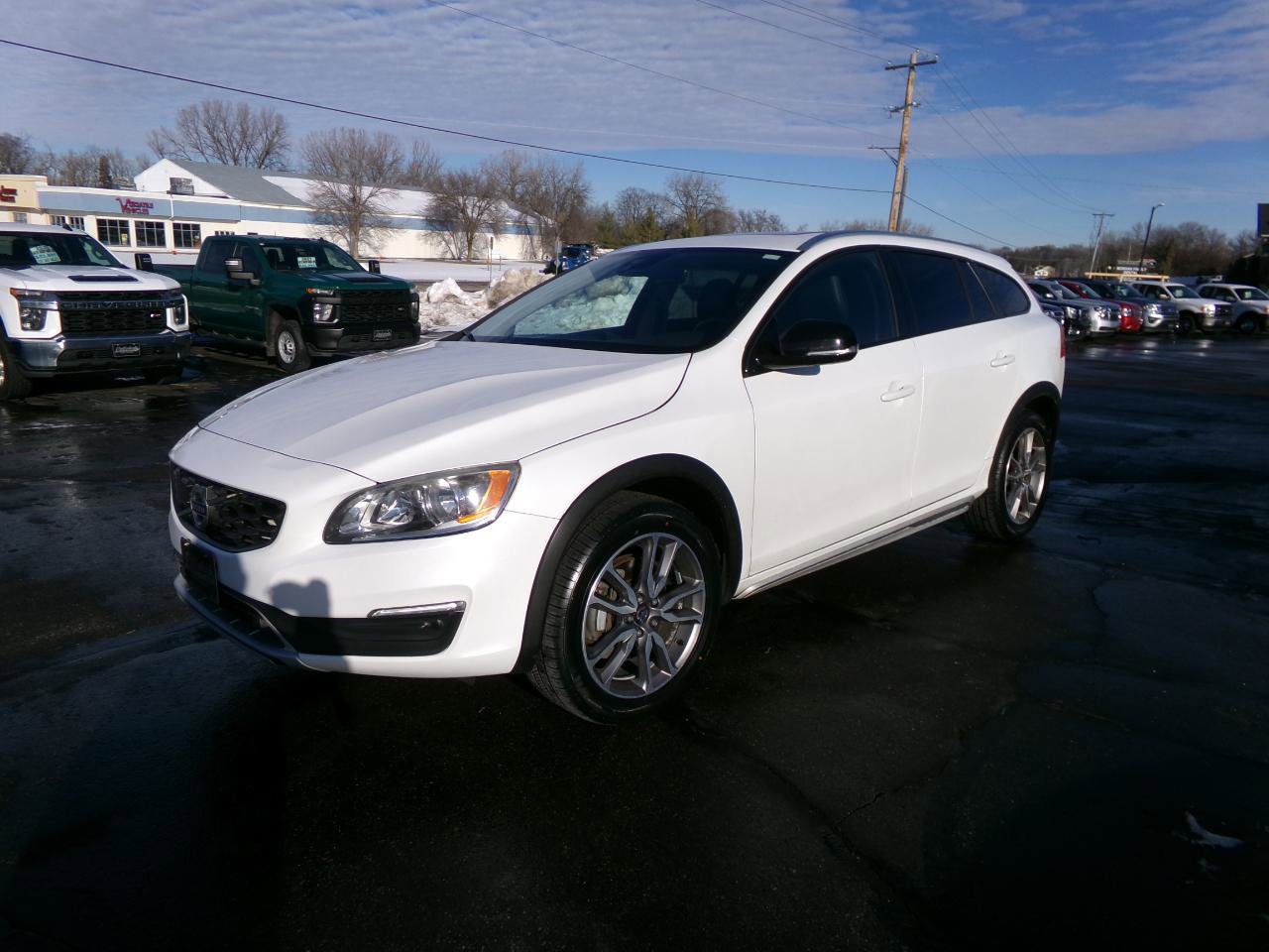 Used 2018 Volvo V60 T5 Cross Country w/ Convenience Package image 6
