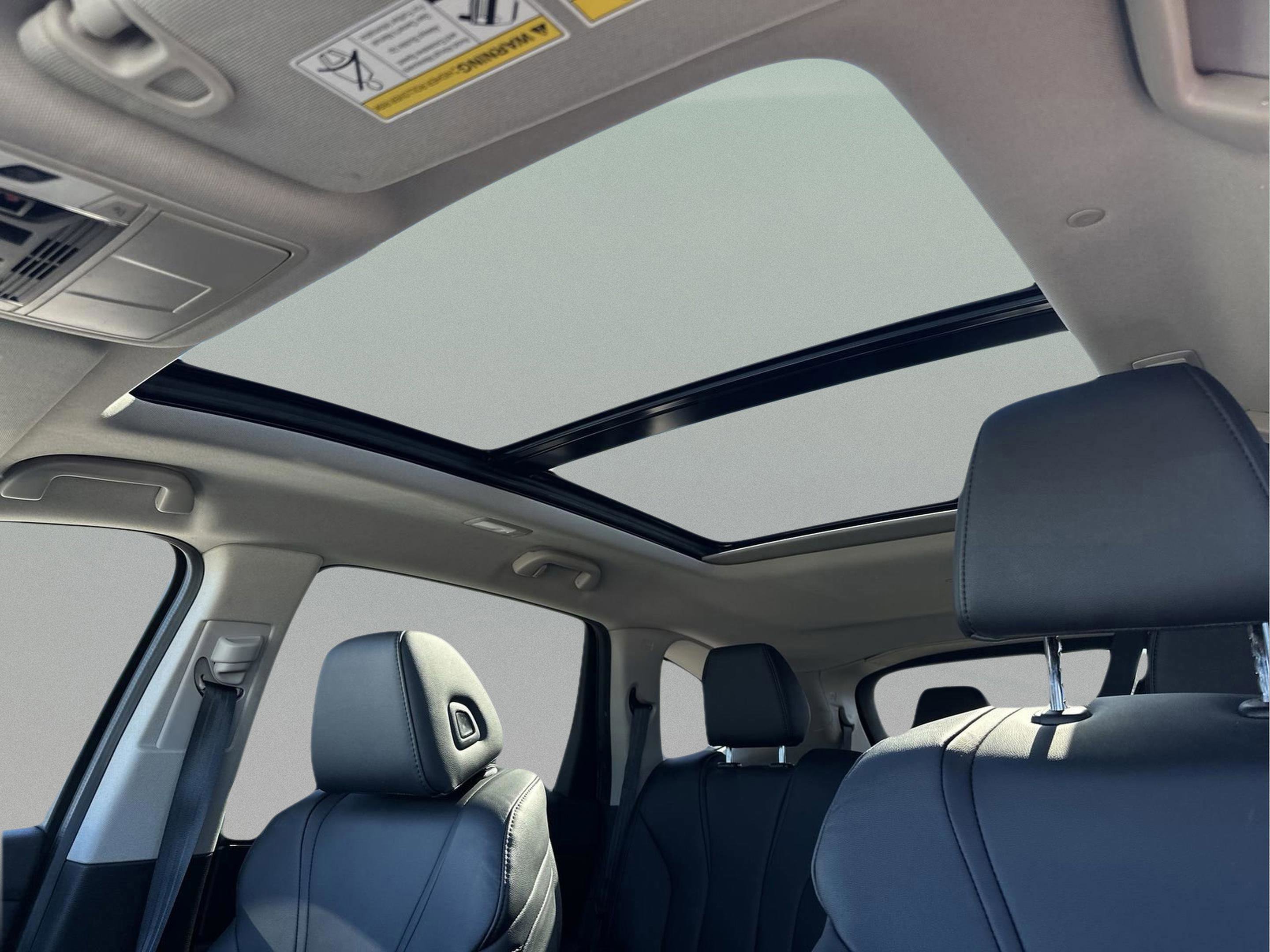 Used 2023 Acura MDX FWD image 11