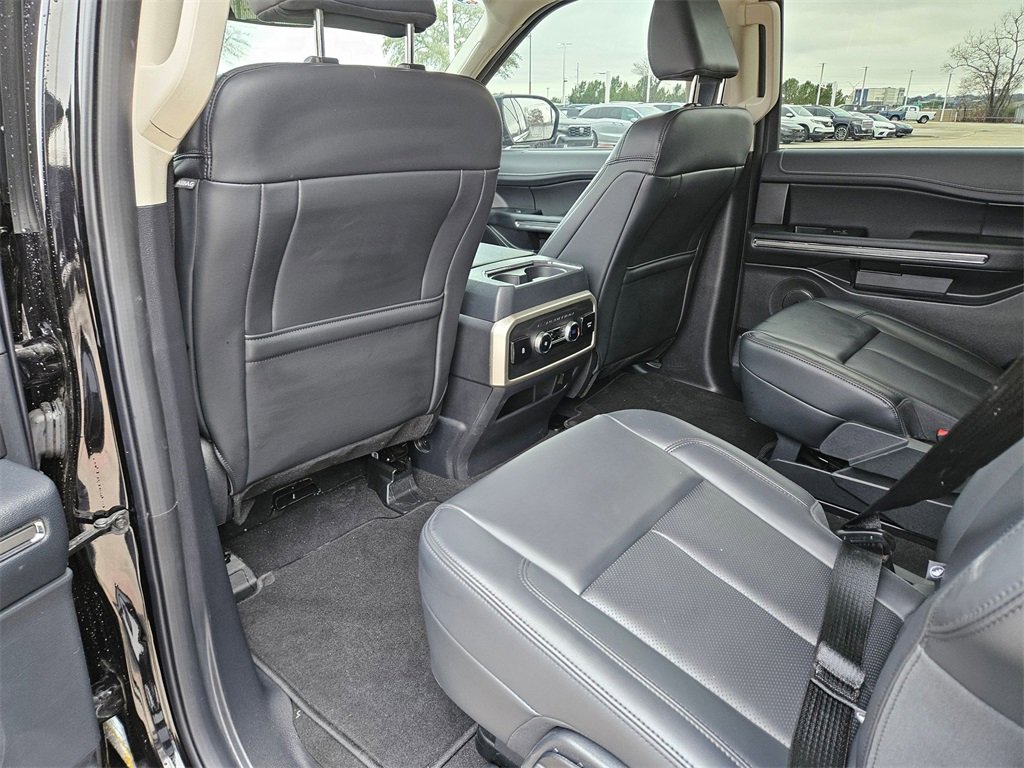 Used 2024 Ford Expedition XLT image 12