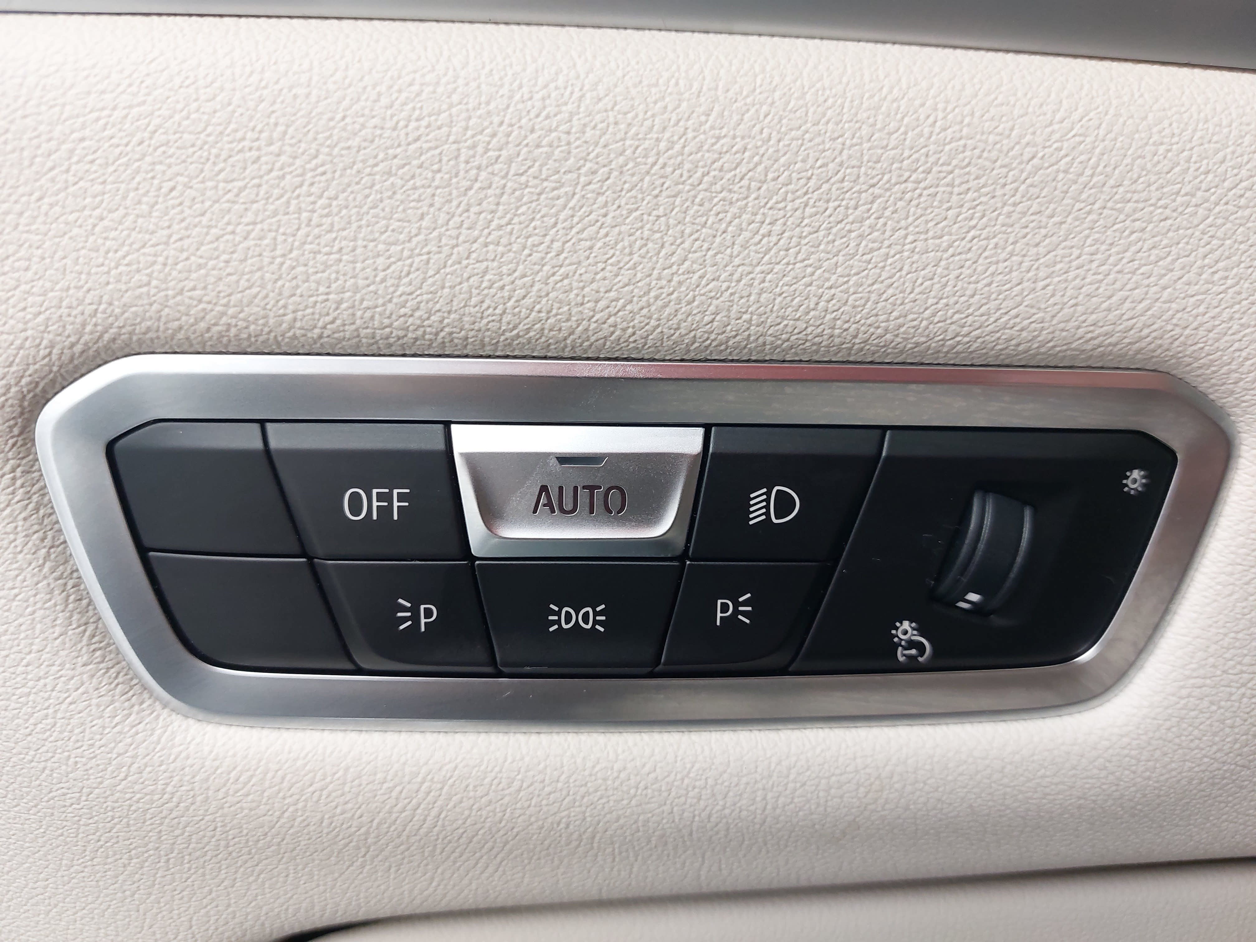 Used 2023 BMW X7 xDrive40i w/ Executive Package AWD/4WD image 30