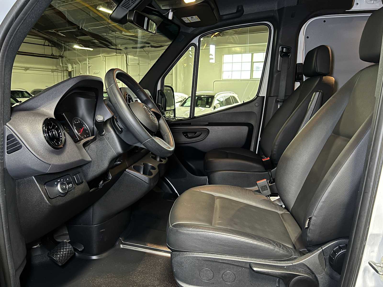 Used 2025 Mercedes-Benz Sprinter 2500 image 19