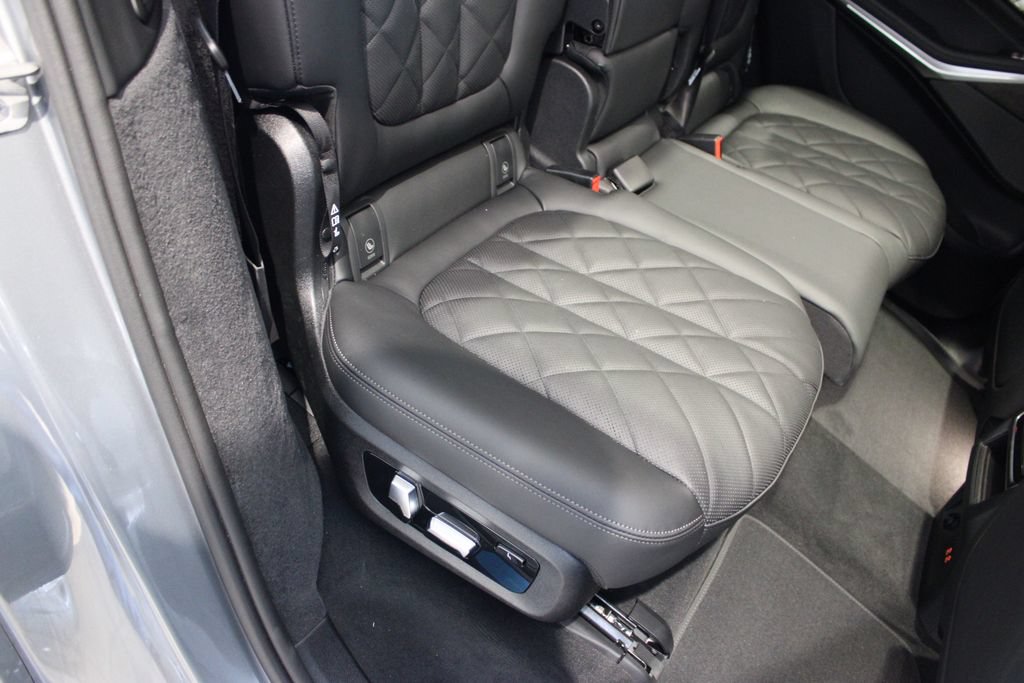New 2026 BMW X7 xDrive40i AWD/4WD image 23