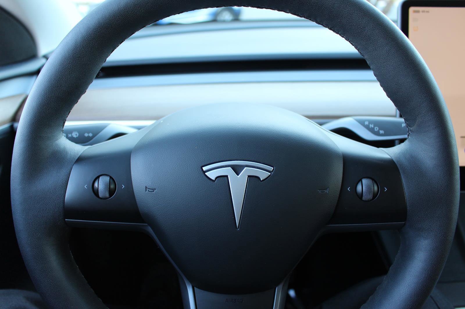 Used 2024 Tesla Model Y Long Range image 17